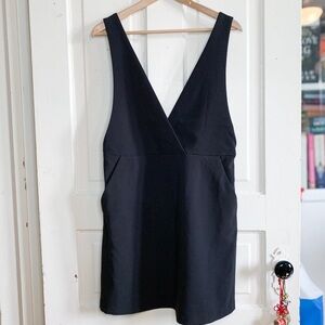 Women’s H&M Black Dress with Plunge and Pockets Size 12